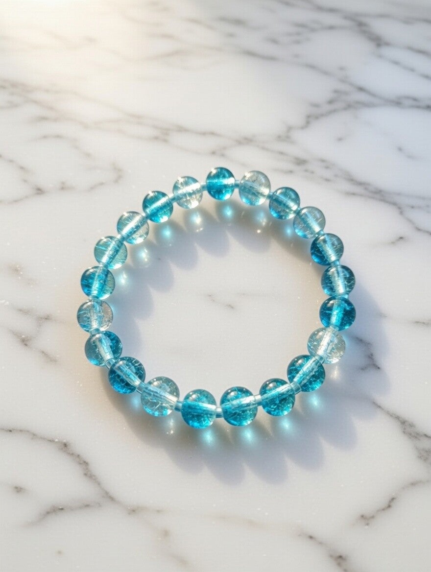 Meeresbrise: Kristallblaues Glasperlen-Armband