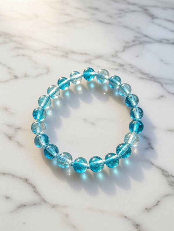 Meeresbrise: Kristallblaues Glasperlen-Armband