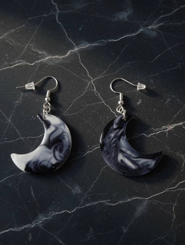 Mond-Ohrringe „Eclipse“ – Handgefertigtes Harz-Design