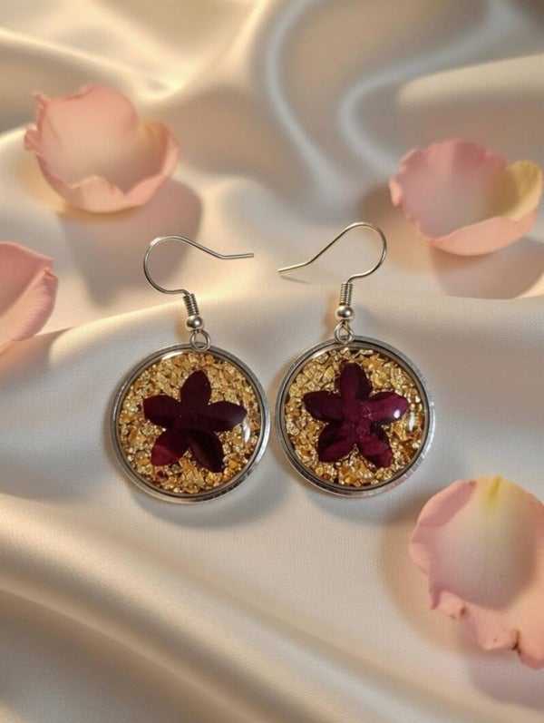 Edelstahl-Ohrhänger „Golden Rose Bloom“ – Echte Blüten & Blattgold