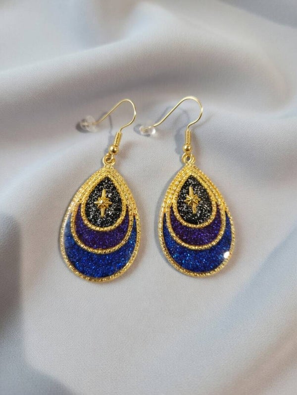 Starry Night Tropfen – Galaktische Ohrhänger mit Glitzer-Harz & Gold-Finish