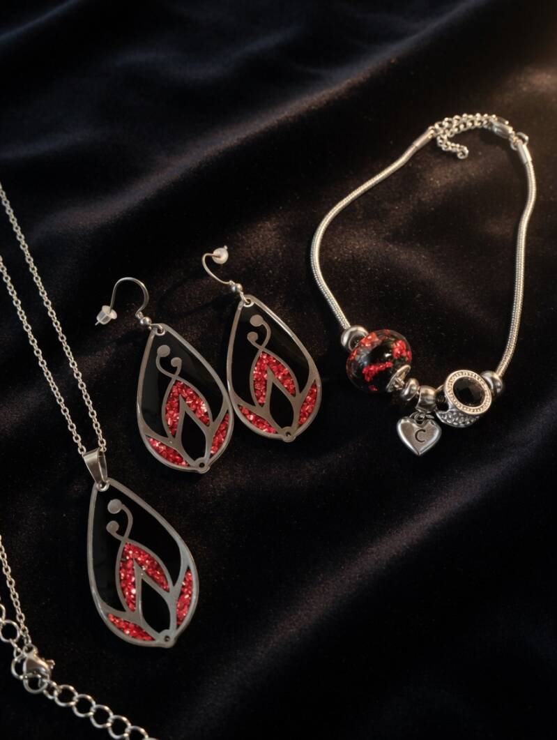 Schmuckset bestehend aus Kette, Ohrringe und Armband mit Lochperle 