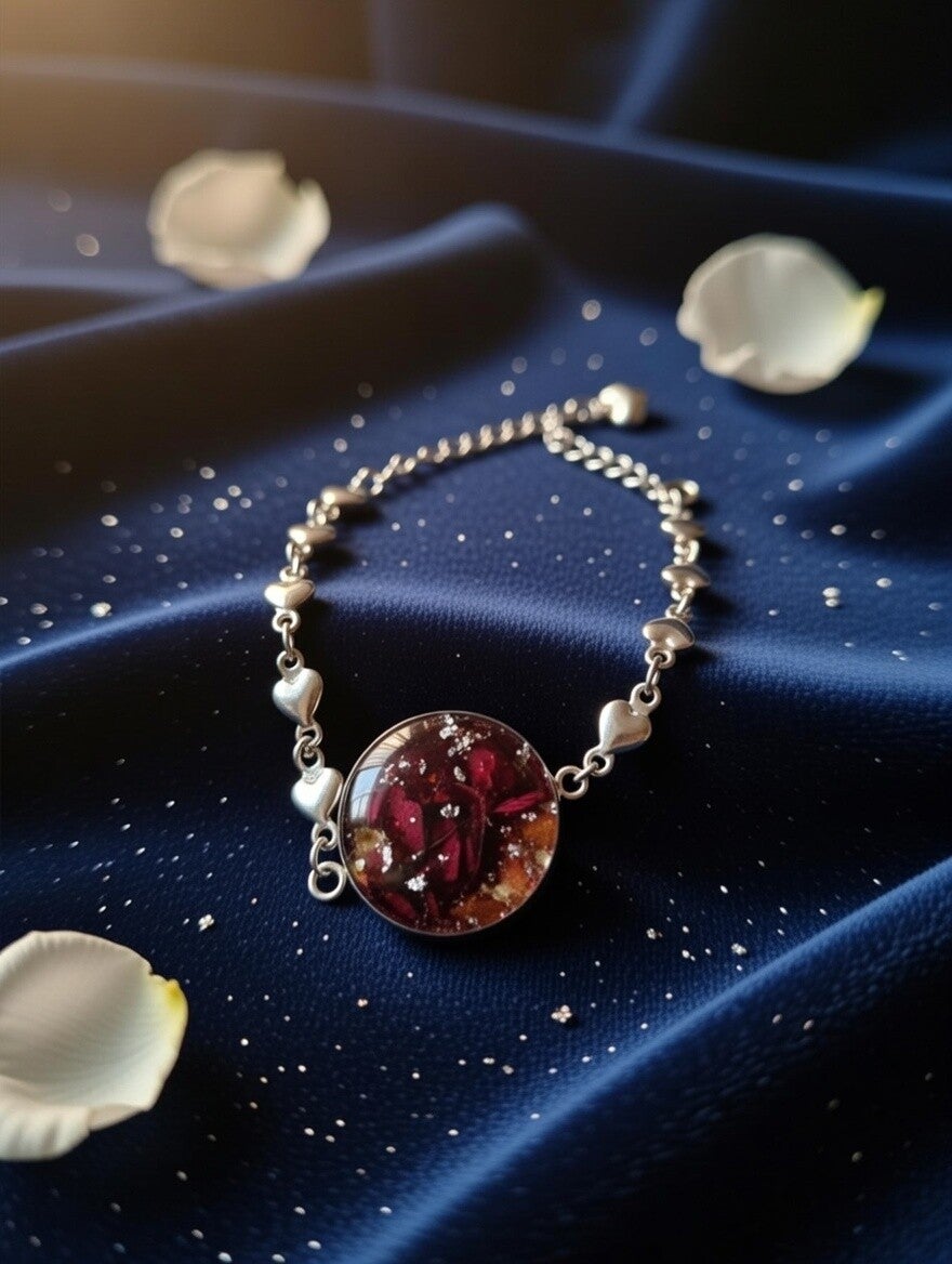 Ewige Romantik – Armband mit echten Rosenblättern & Silberflocken