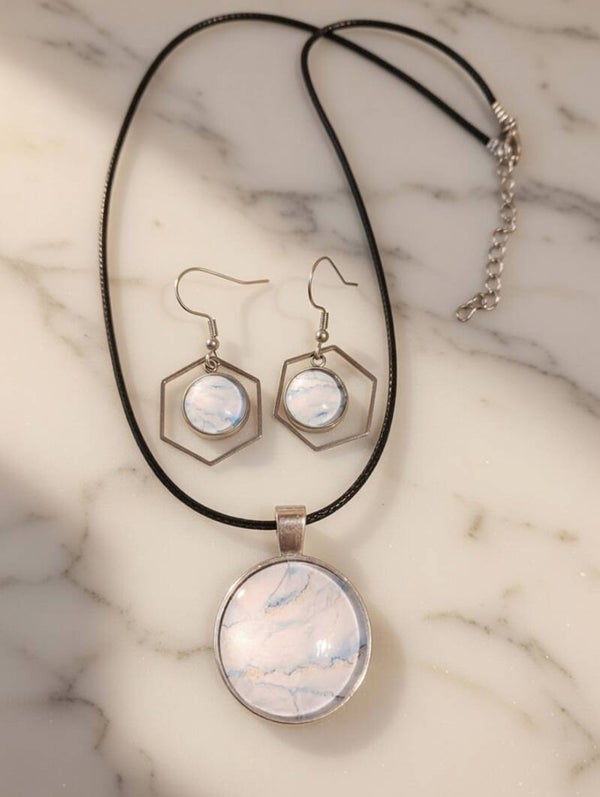 Edelstahl-Schmuckset „Blue Marble“ – 25mm Anhänger & geometrische Ohrringe