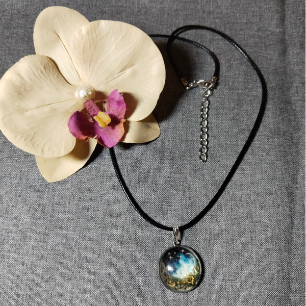 Halskette mit Anhänger