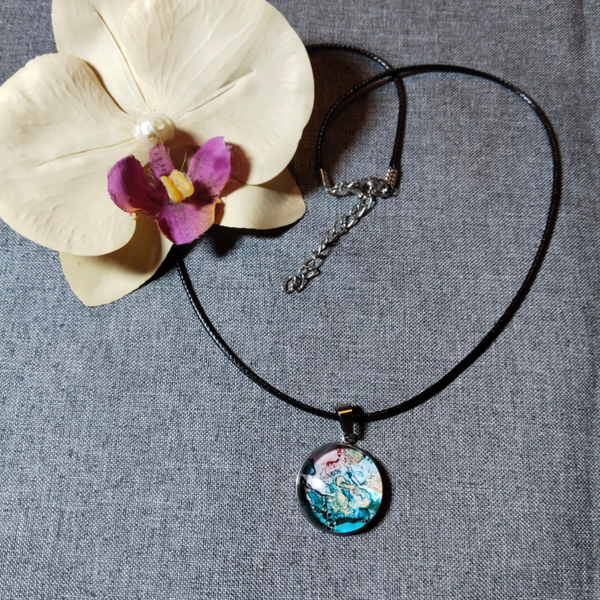 Halskette mit Anhänger