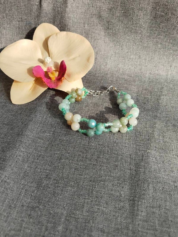 Glasperlen Blumenarmband