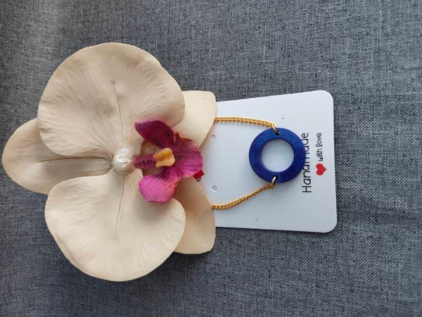Armband mit Anhänger aus Harz