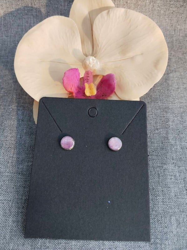 Ohrstecker in verschiedenen Farben