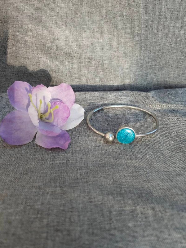 Schöner offener Armreif