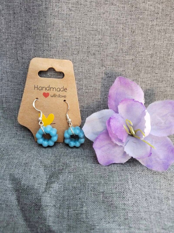 Mini Blumen-Ohrringe aus Harz