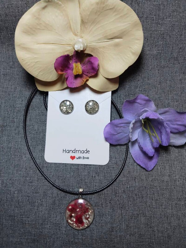 Set bestehend aus Ohrstecker + Kette