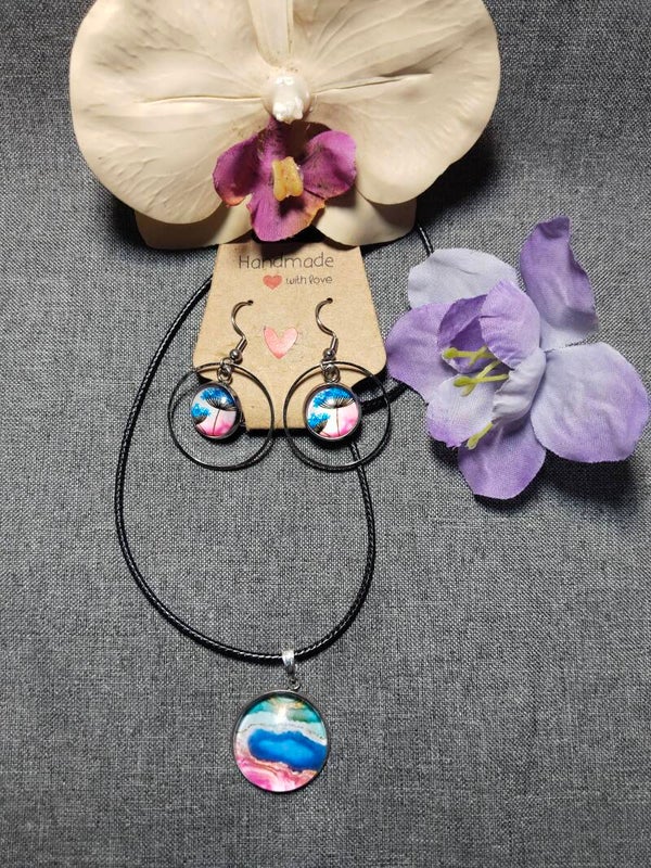 Set bestehend aus Ohrringe + Kette