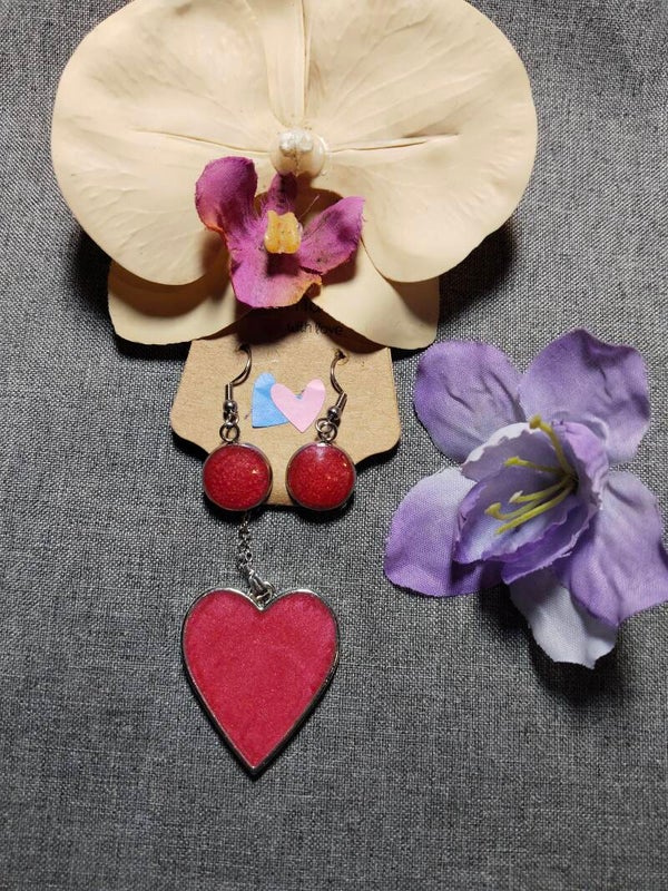 Set bestehend aus Ohrringe + Kette