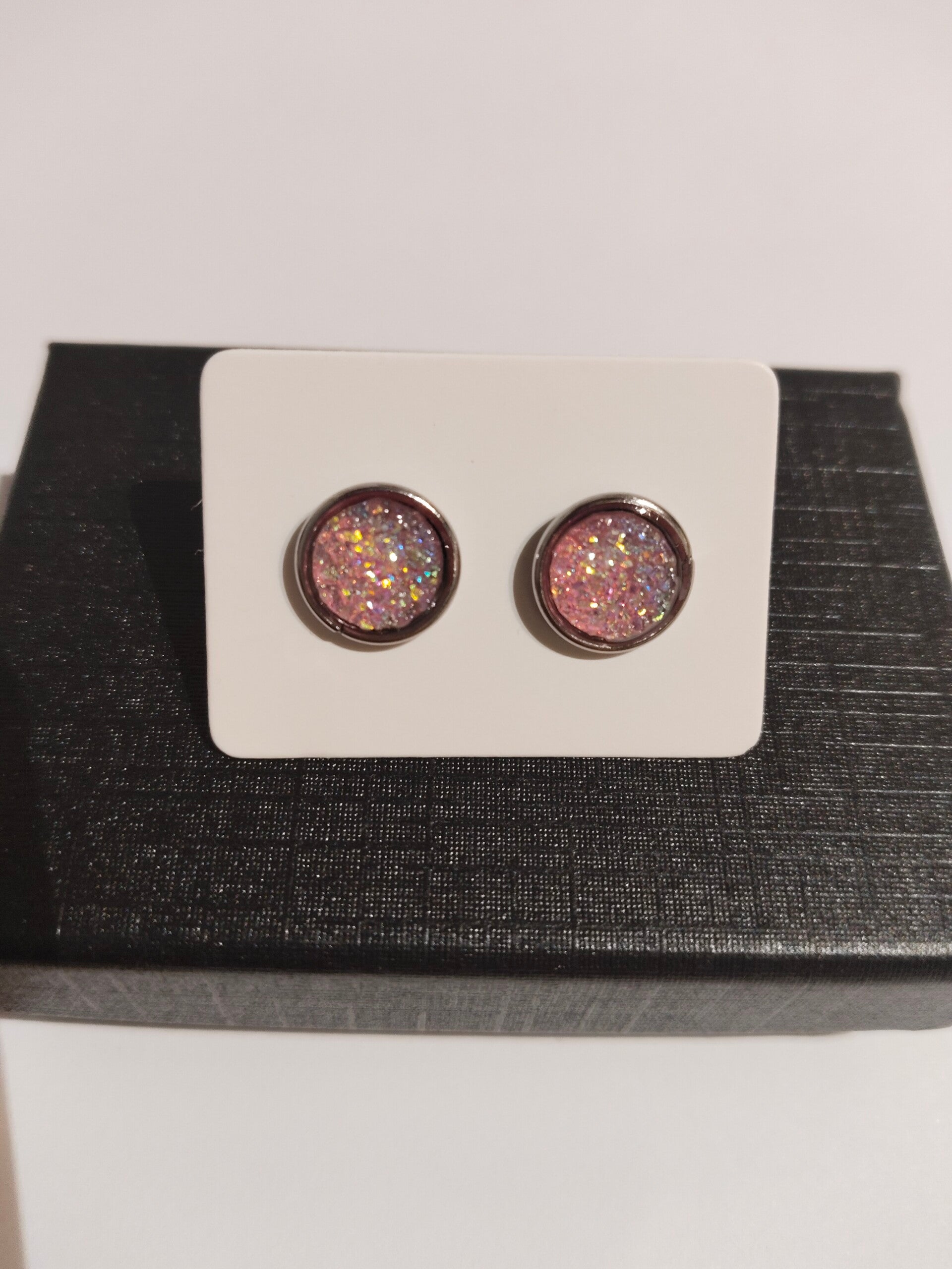 Funkelnde Glitzer-Ohrstecker 10mm aus Edelstahl in verschiedenen Farben