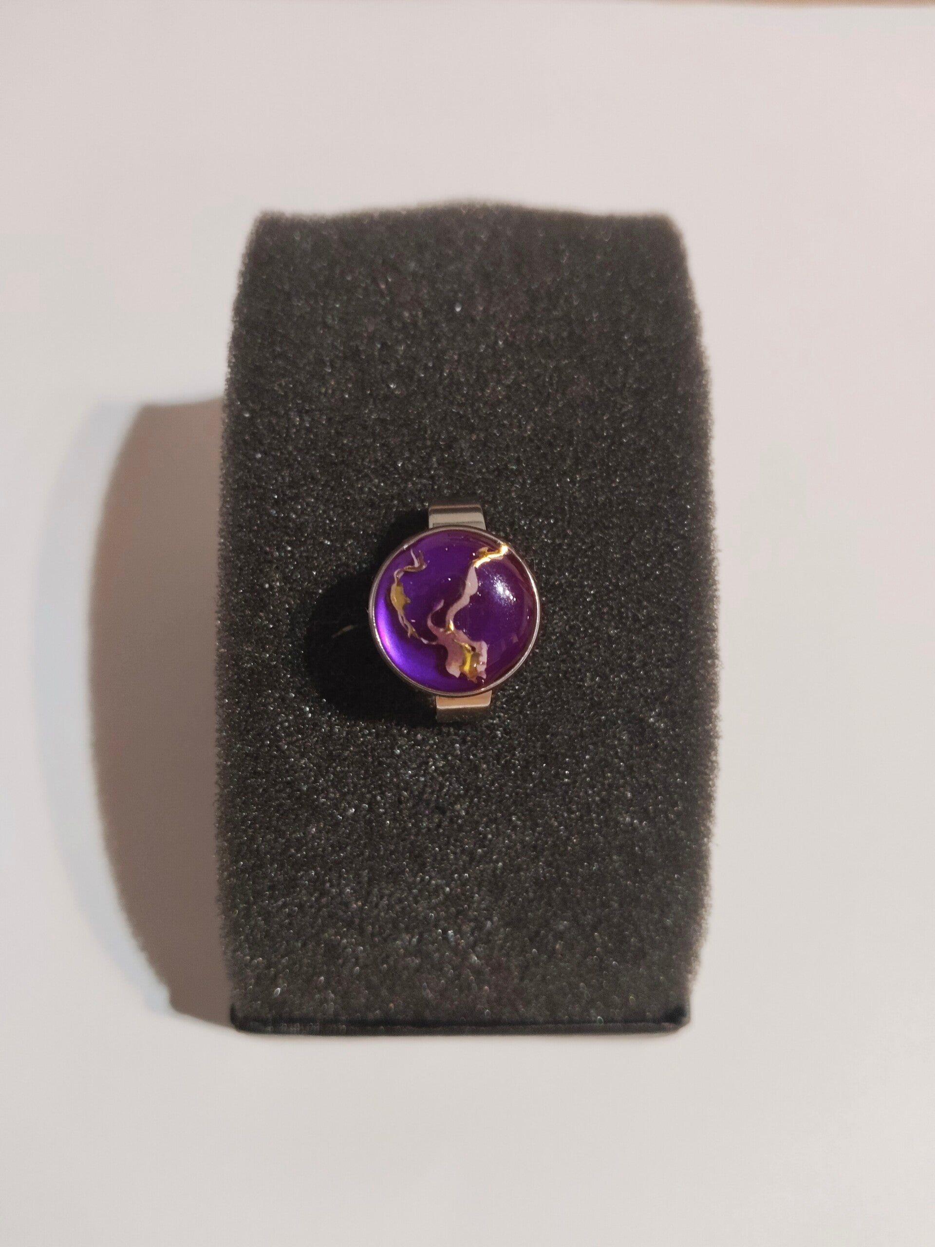 Eleganter Statement-Ring in Lila (größenverstellbar)