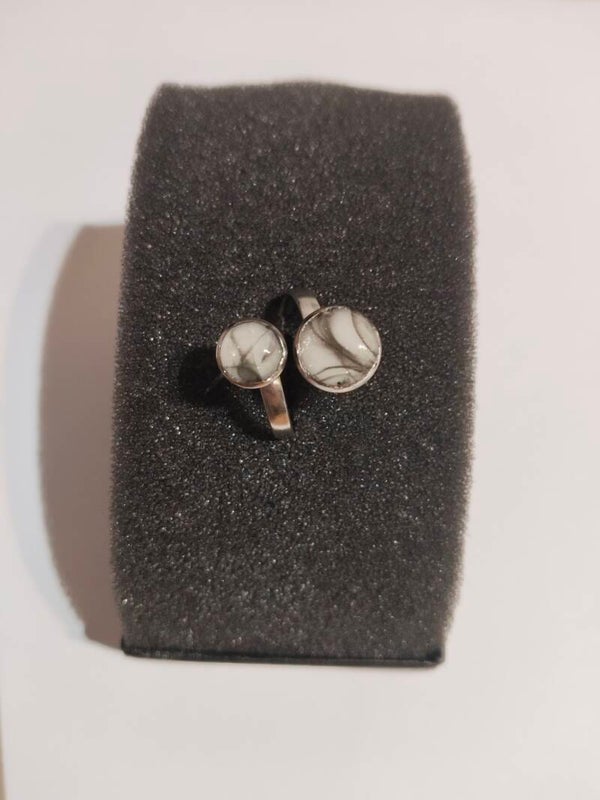 Stilvoller Doppel-Cabochon-Ring: Marmor-Look in Edelstahl