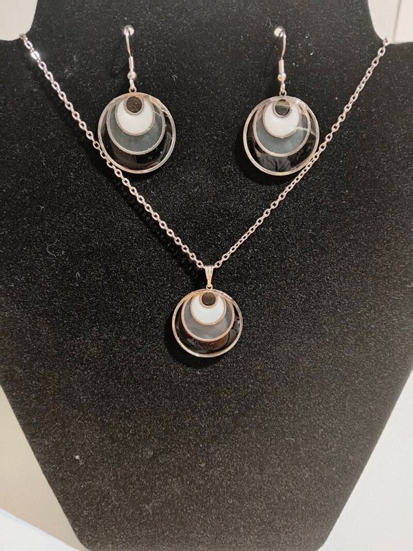 Elegantes Schmuckset mit Kreis-Design in Schwarz, Weiß und Skyblue