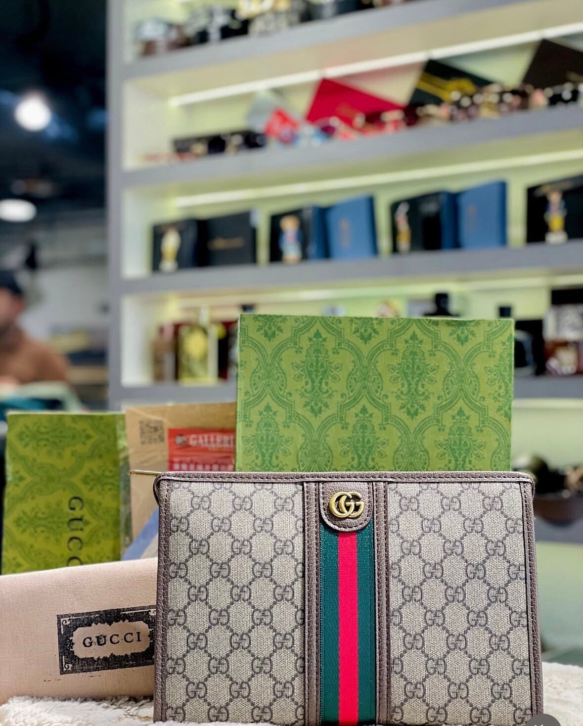 GUCCI POUCH BAG