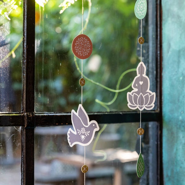Lucky Symbols | kleur – bijzondere raamhanger met gelukssymbolen