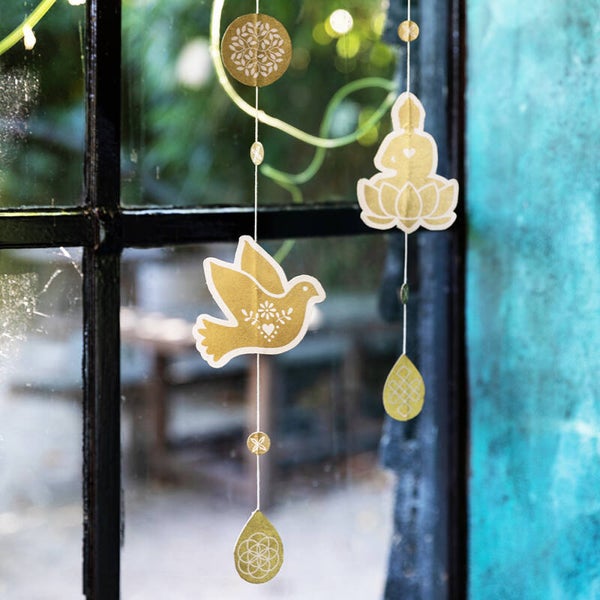 Lucky Symbols | Goud – bijzondere raamhanger met gelukssymbolen