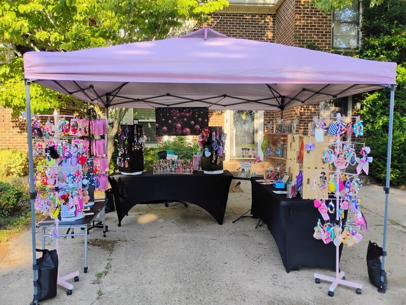 Neighborhood yard sale set-up 2026
