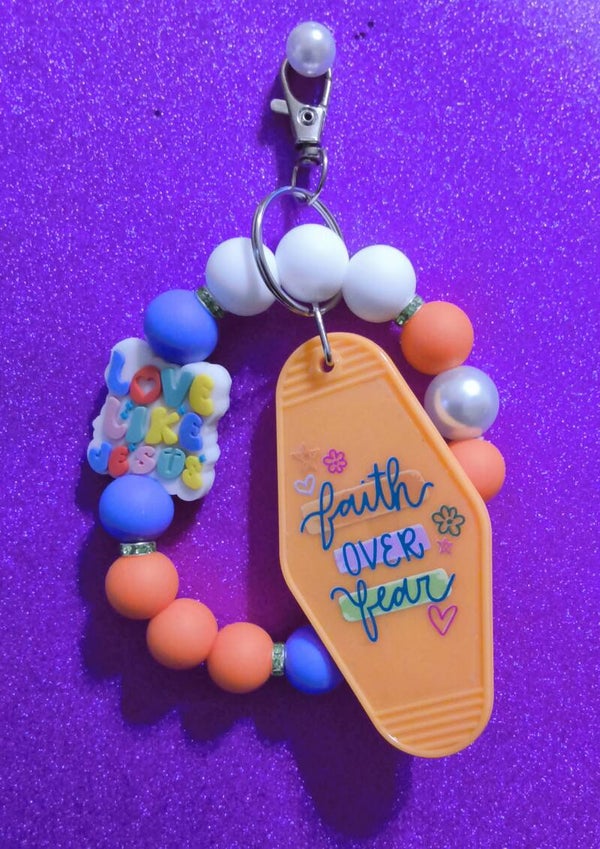 QT PRAISE KEYCHAIN