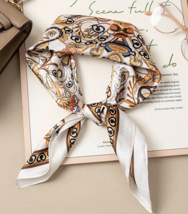 Foulard floral 70X70 effet soie