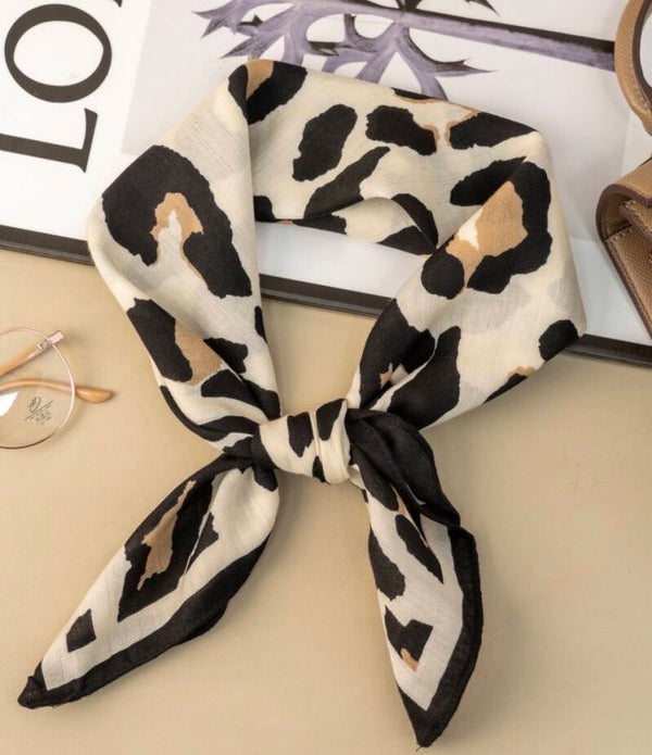 Foulard léopard 70X70