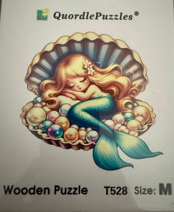 Holzpuzzle der Marke Quordle Puzzles. Größe M