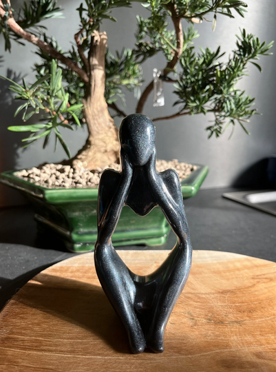Statue penseur Grise