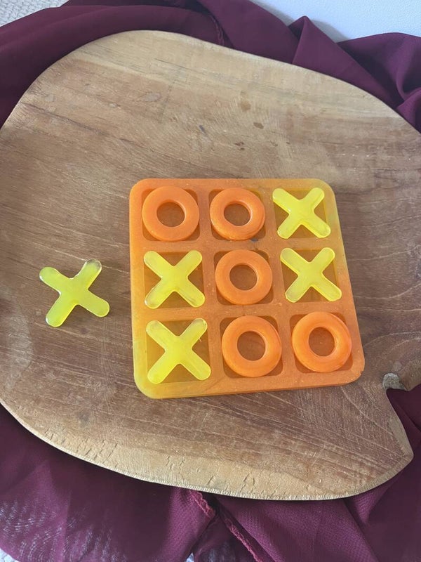 Jeu de morpions de voyage en résine époxy – Jeu de société artisanal