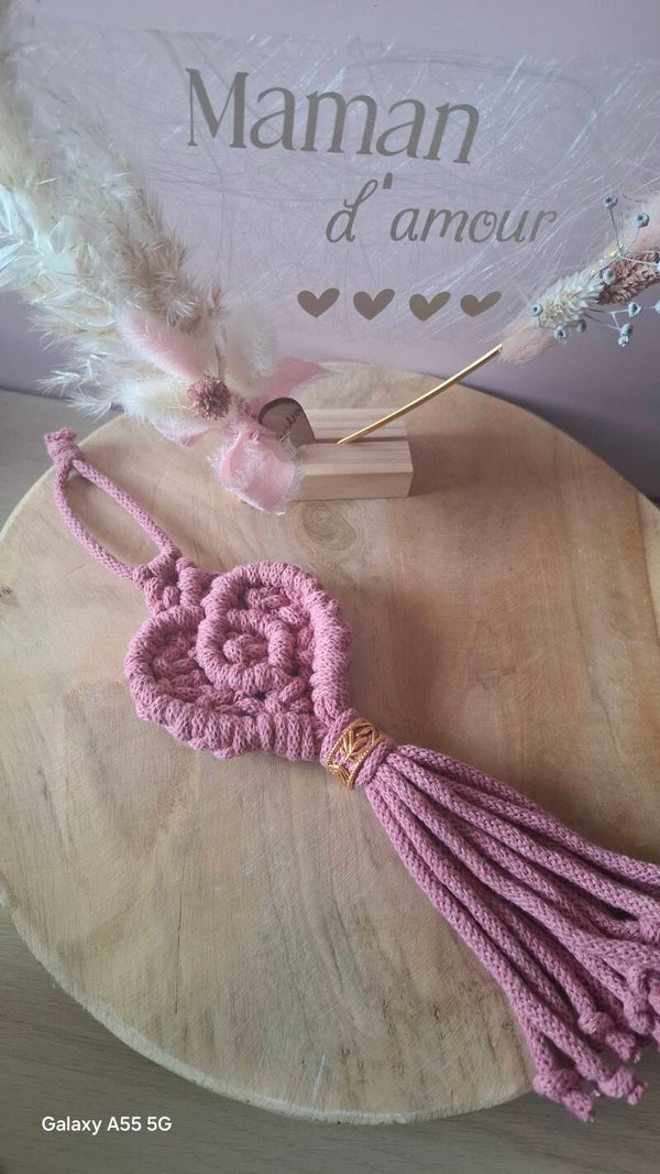 Le coeur en macramé à suspendre