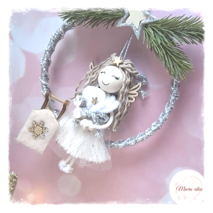 Ange douceur de Noël & sa luge – Magie & tendresse bohème