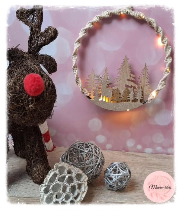 Suspension en macramé lumineuse