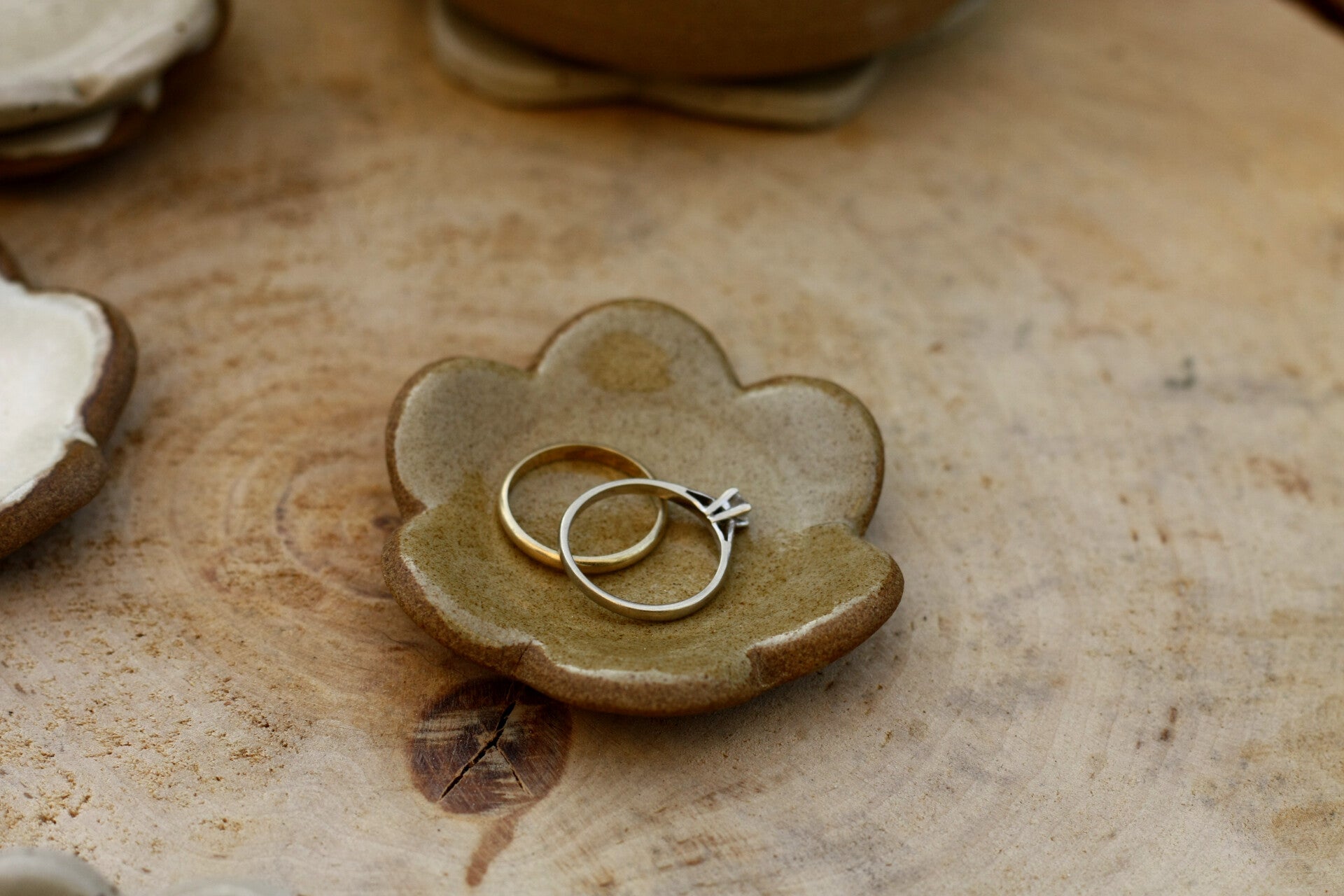 Mini coupelle fleur / pièce artisanale en grès