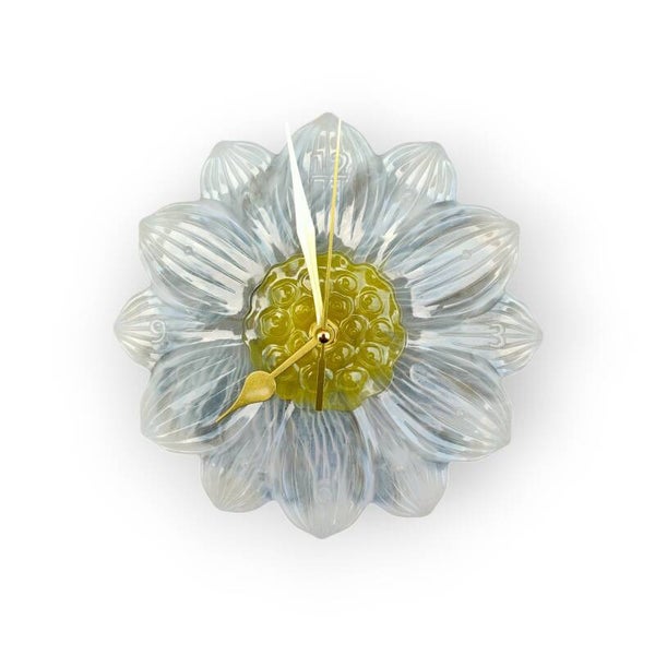 Handgemaakte Epoxy Bloemenklok – Transparant wit met Goud – Ø 20,6 cm