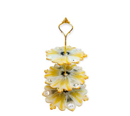 Handgemaakte Witte Etagère met Gouden Accenten!