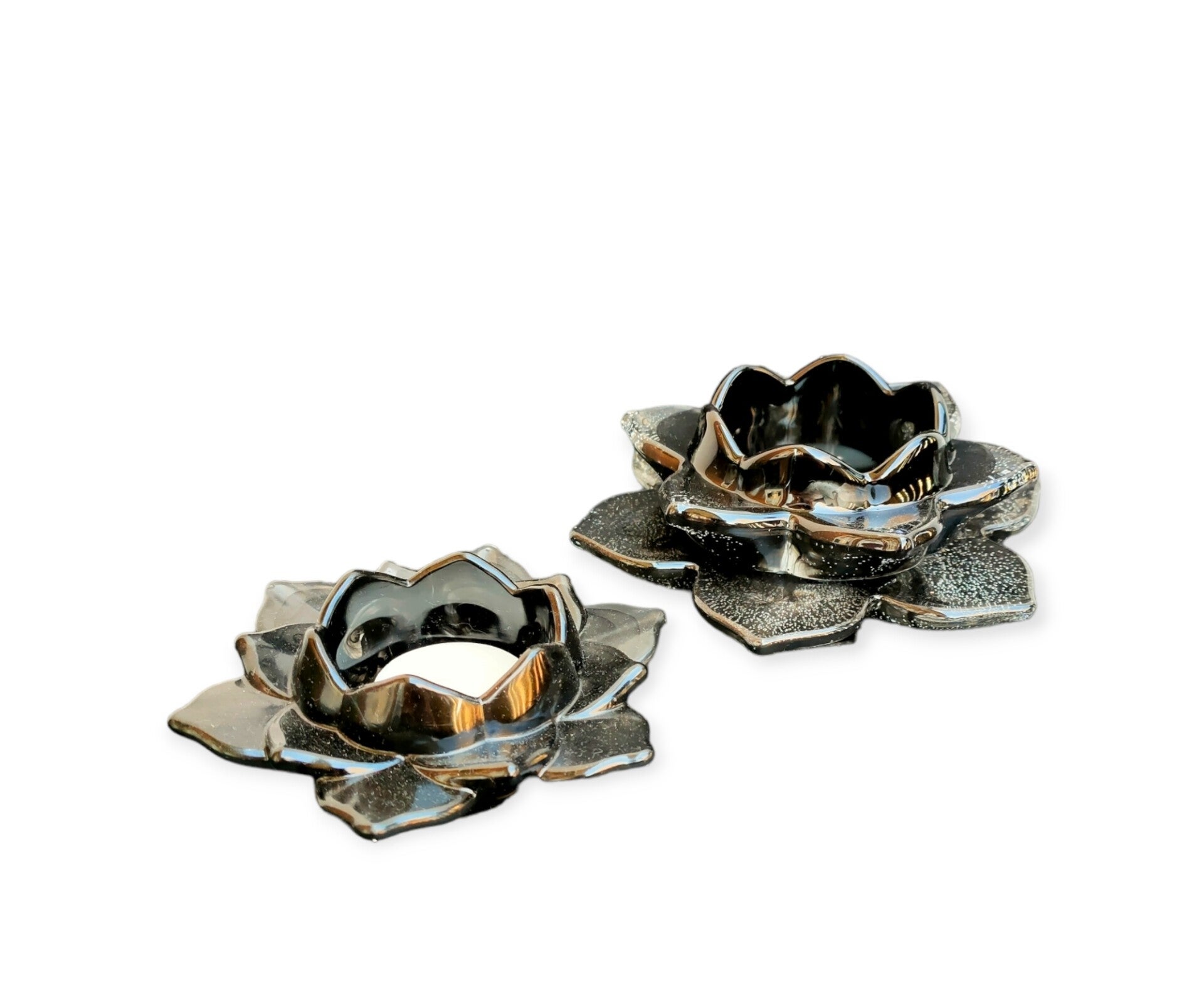 Set van twee Lotus bloem kaarsenhouders