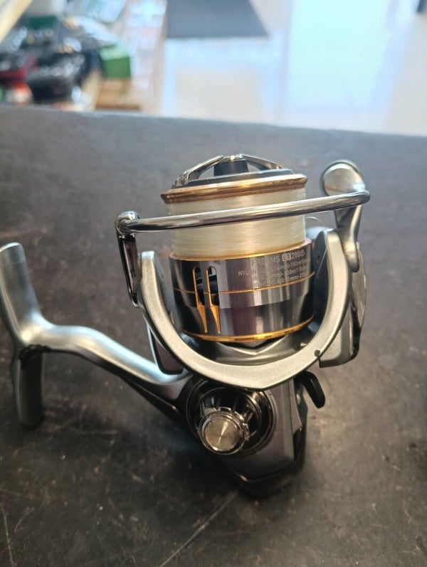 DAIWA 18 FREAMS LT 2000S USATO