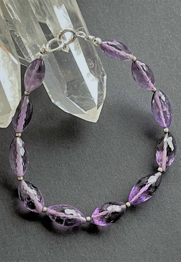 Amethist armband met facet geslepen langwerpige kralen 6,8mm