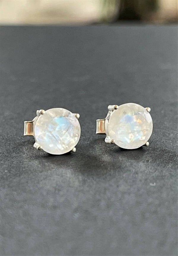 Regenboog Maansteen oorknopjes facet geslepen rond