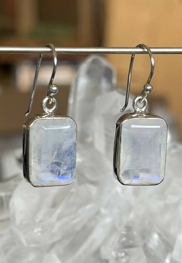 Regenboog Maansteen oorbellen facet geslepen rechthoekig