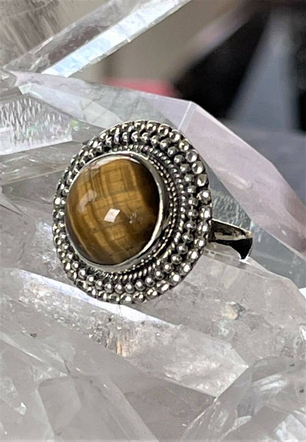 Tijgeroog ring cabochon rond, maat 17,5