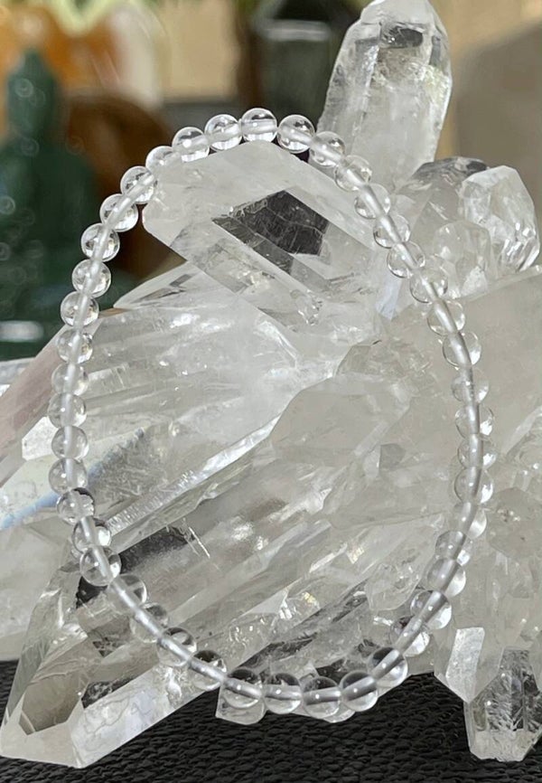 Bergkristal armband met ronde kralen en elastiek 4,4mm