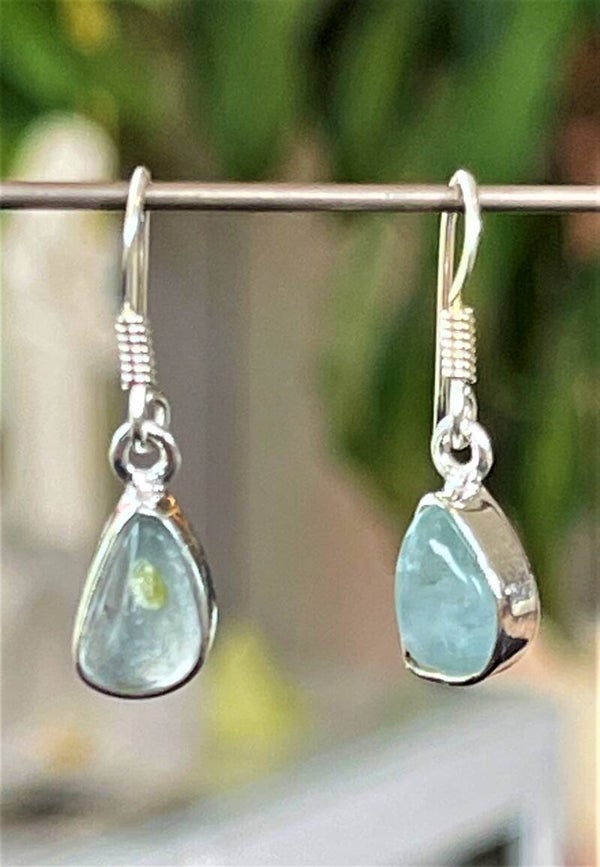 Blauwe Topaas oorbellen ruw getrommeld