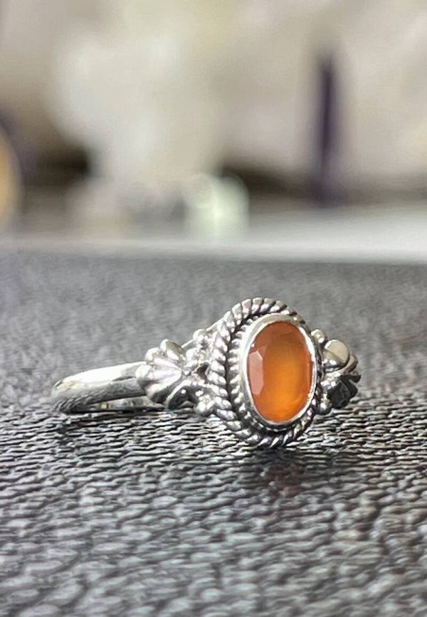 Carneool ring facet geslepen ovaal klein, maat 19,2