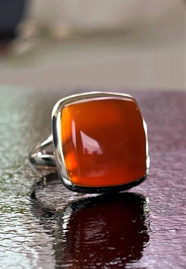 Carneool ring cabochon vierkant, maat 17,2