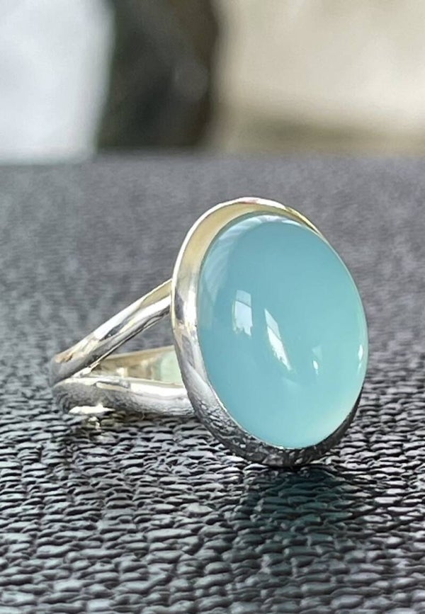 Chalcedoon ring cabochon ovaal, maat 18,5