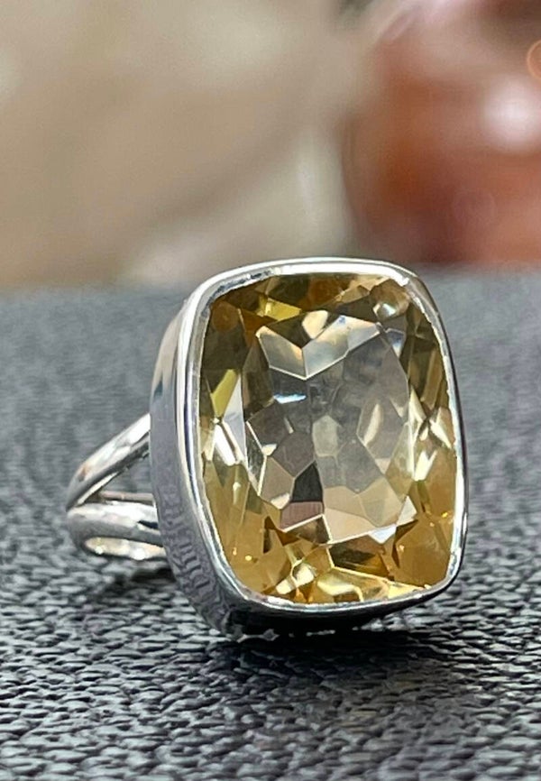 Citrien ring facet geslepen rechthoekig, maat 17